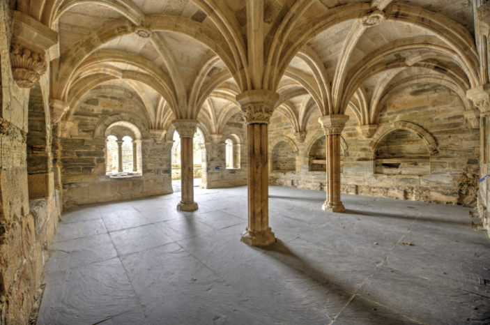 Sala capitular del monasterio de Carracedo desde ángulo Sureste